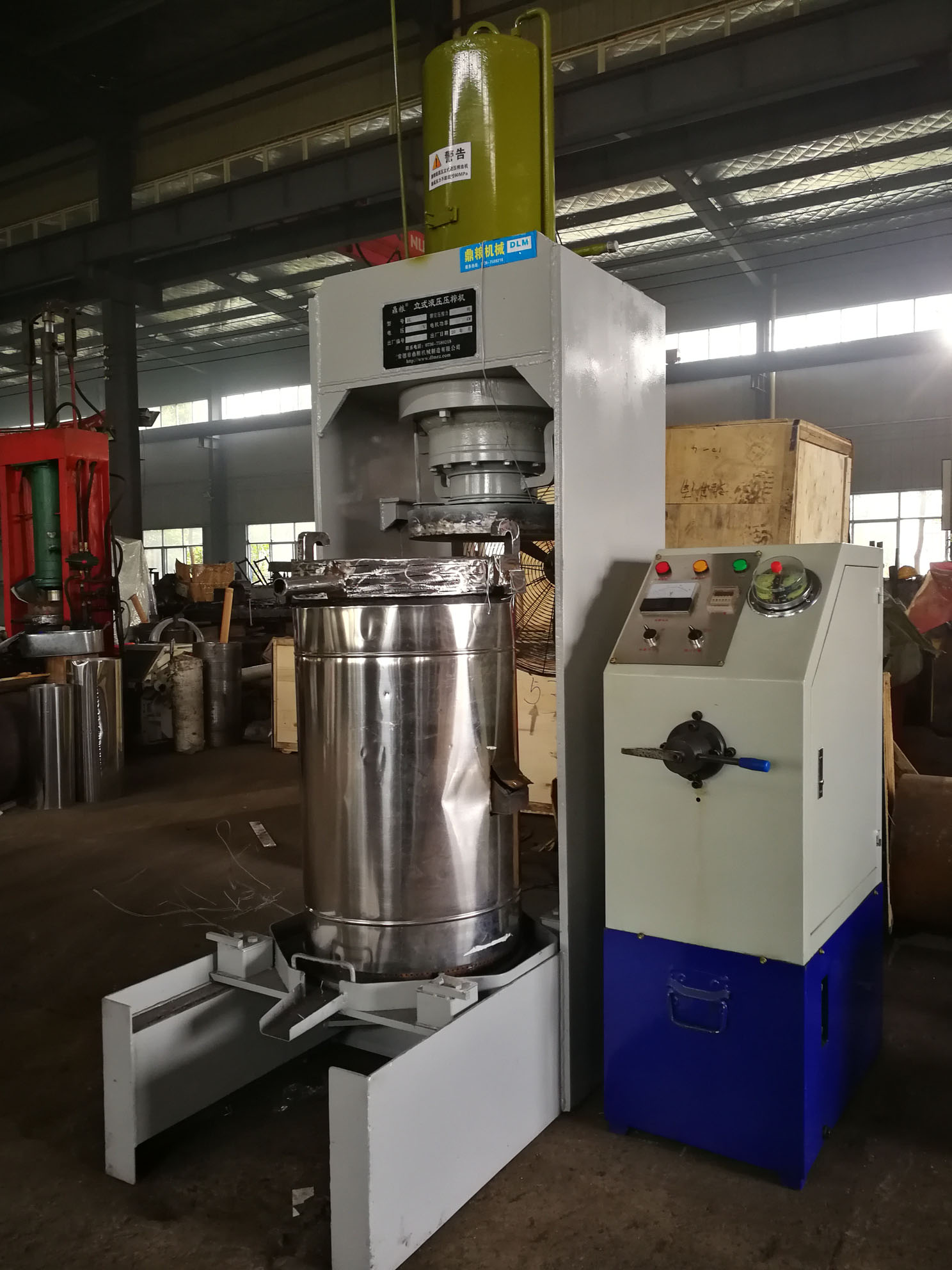 不銹鋼超高壓立式液壓壓榨機，果汁壓榨機，果渣壓榨機，藥材壓榨，油渣處理，白土壓榨